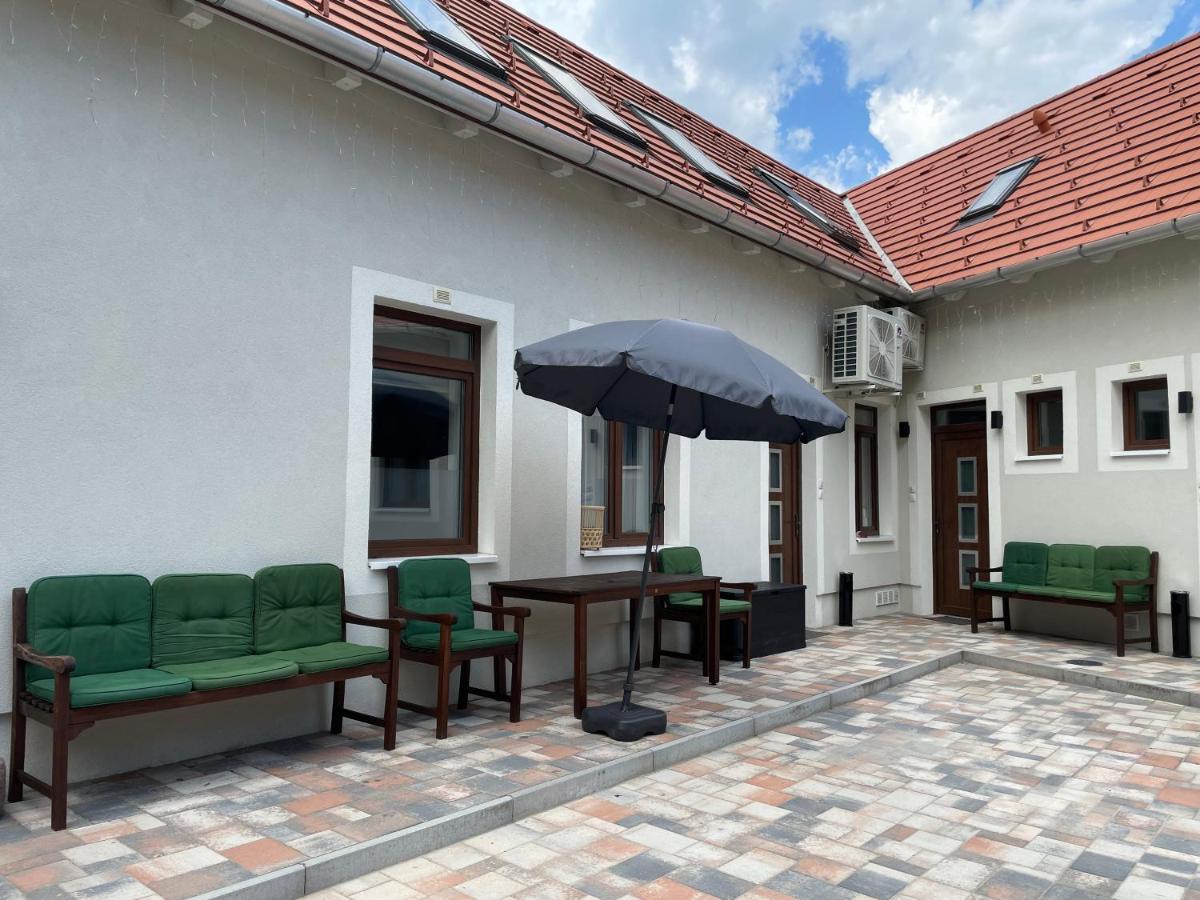 Monbuhim Comfort Veszprem Exterior photo