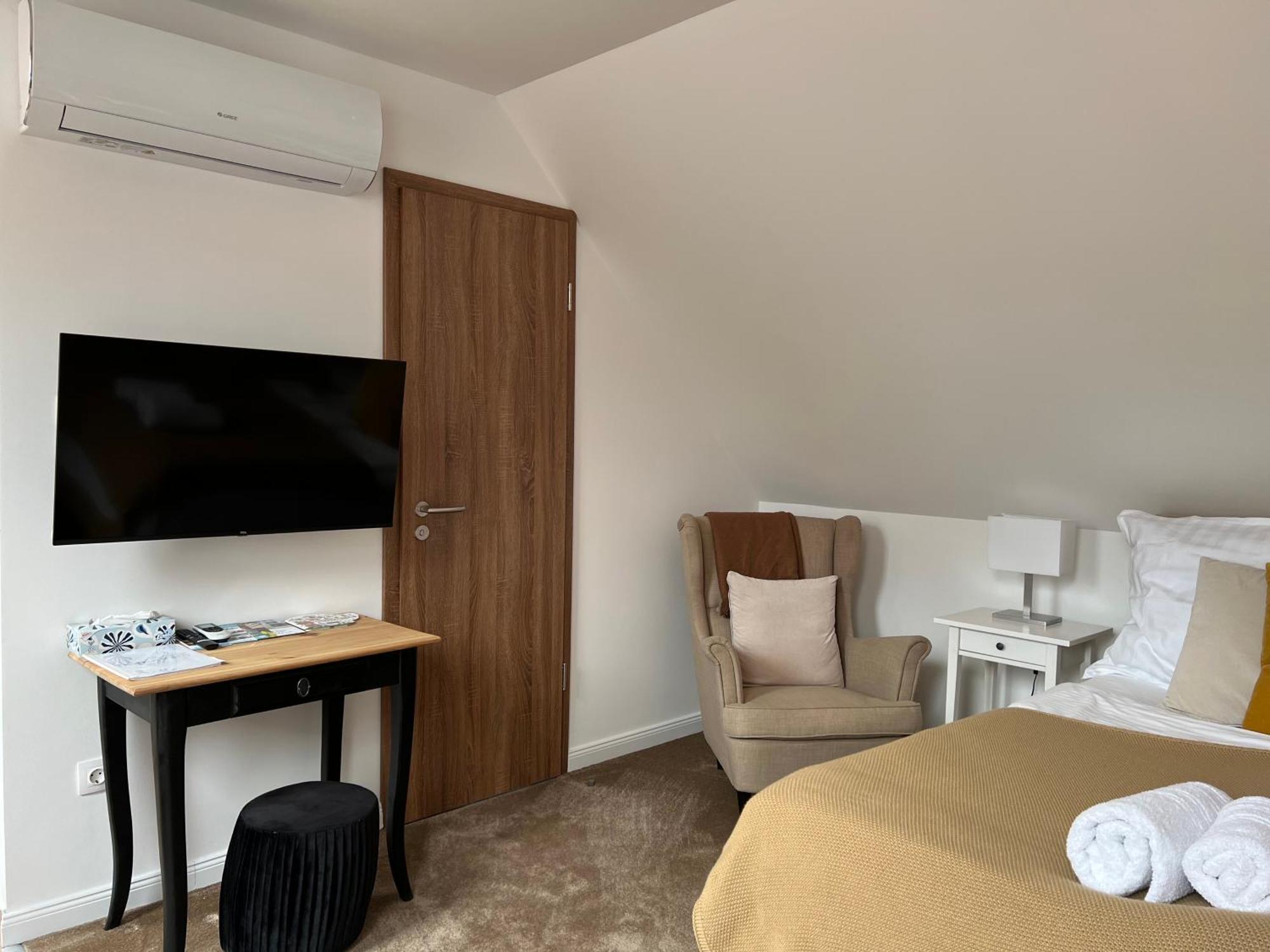 Monbuhim Comfort Veszprem Exterior photo