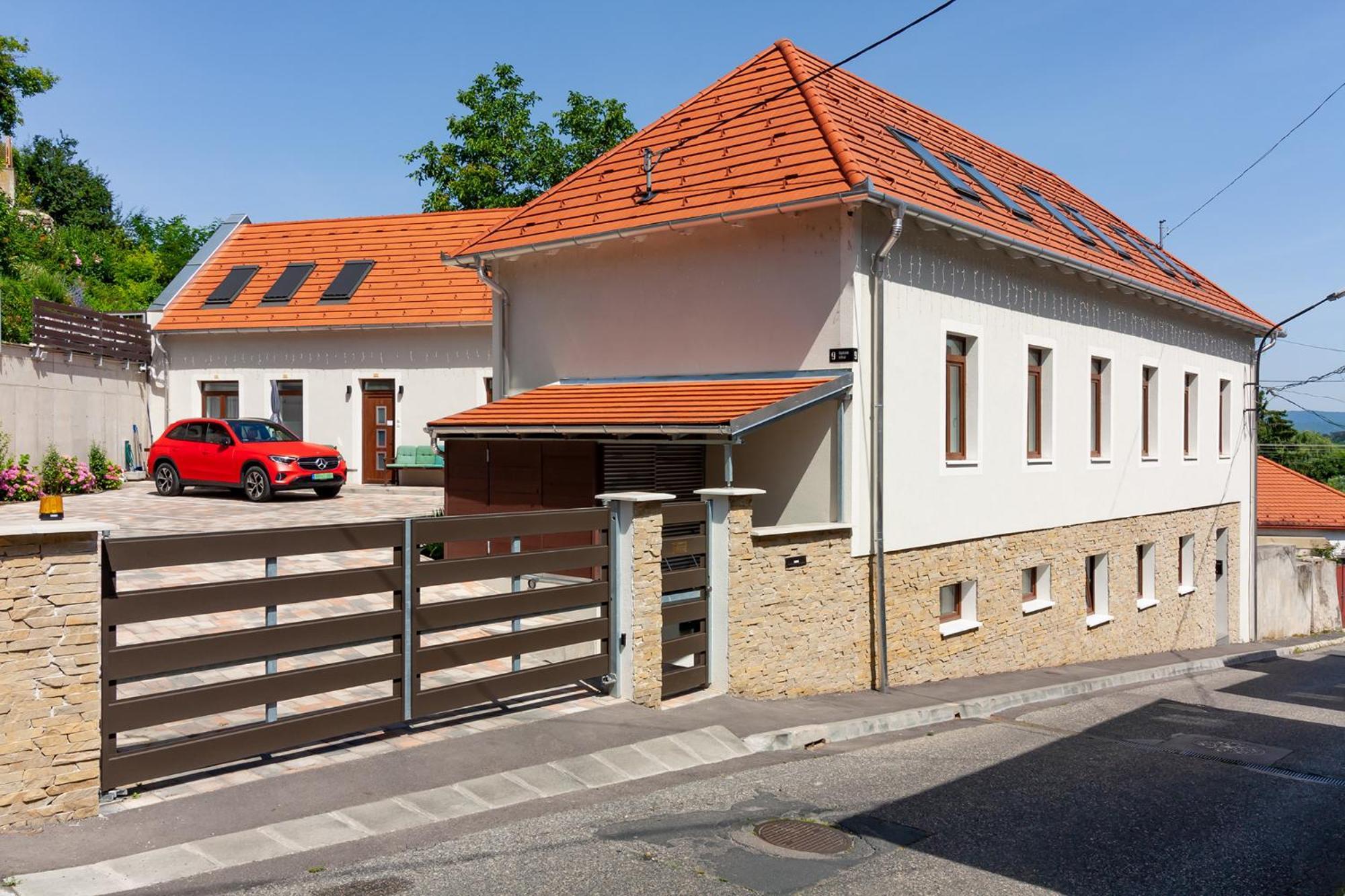 Monbuhim Comfort Veszprem Exterior photo